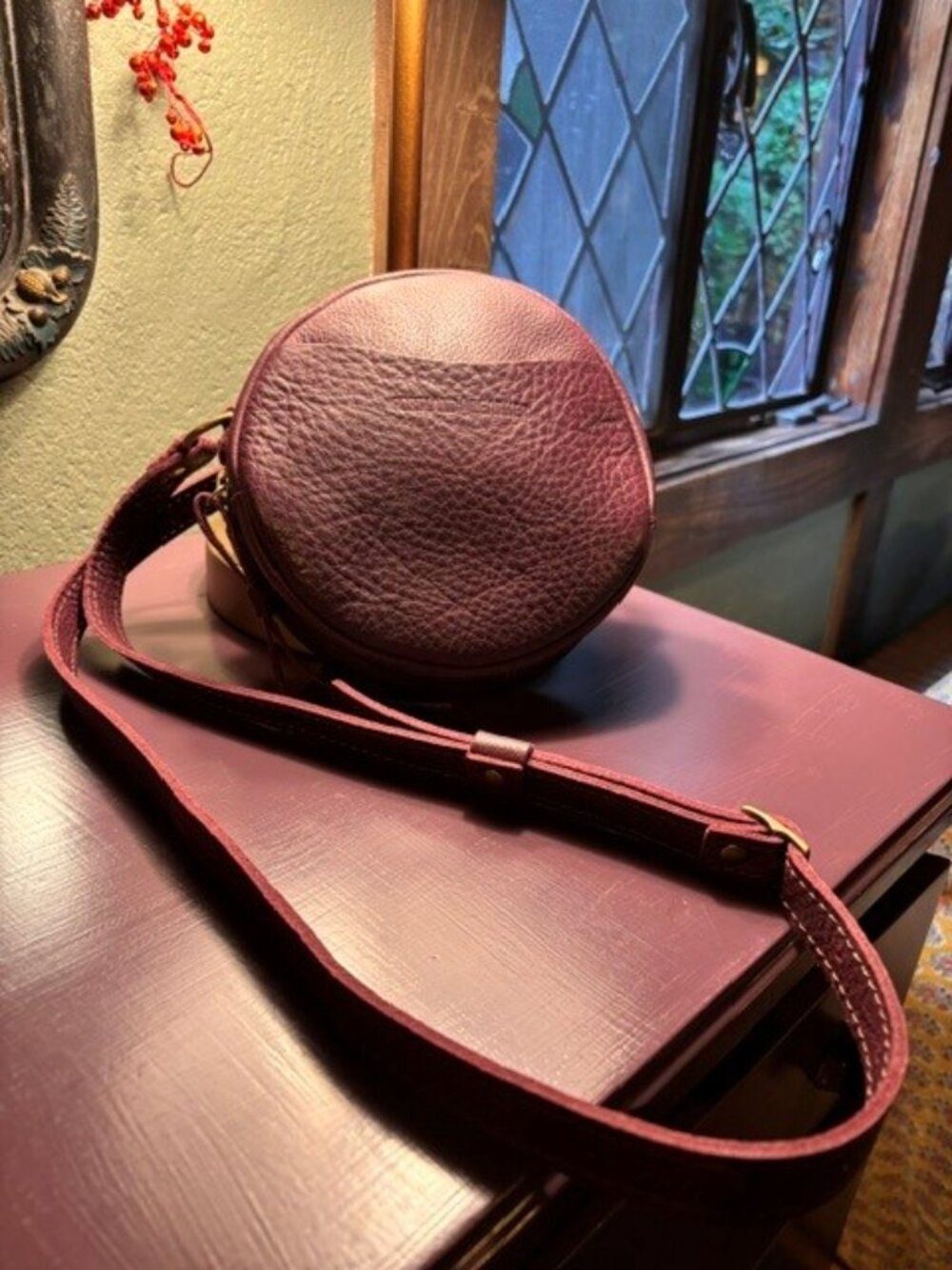 Portland Leather Circle Crossbody ~ Small ~ PLUM - Picture 2 of 5